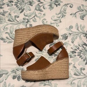 Elegant Tan Wedge Sandals